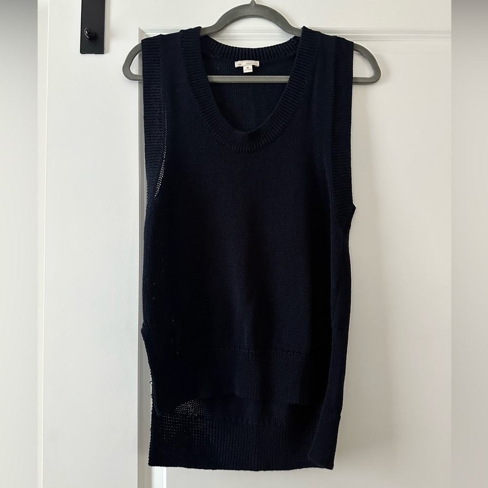 GAP scoop neck navy knit sweater vest, XS EUC